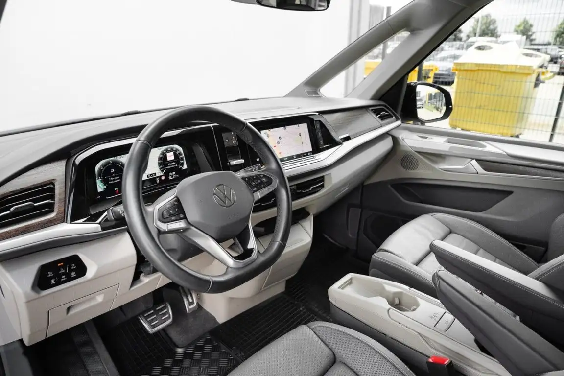 VOLKSWAGEN MULTIVAN