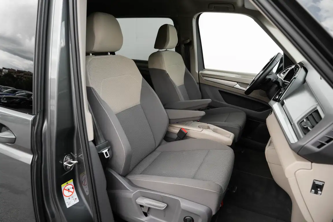 VOLKSWAGEN MULTIVAN