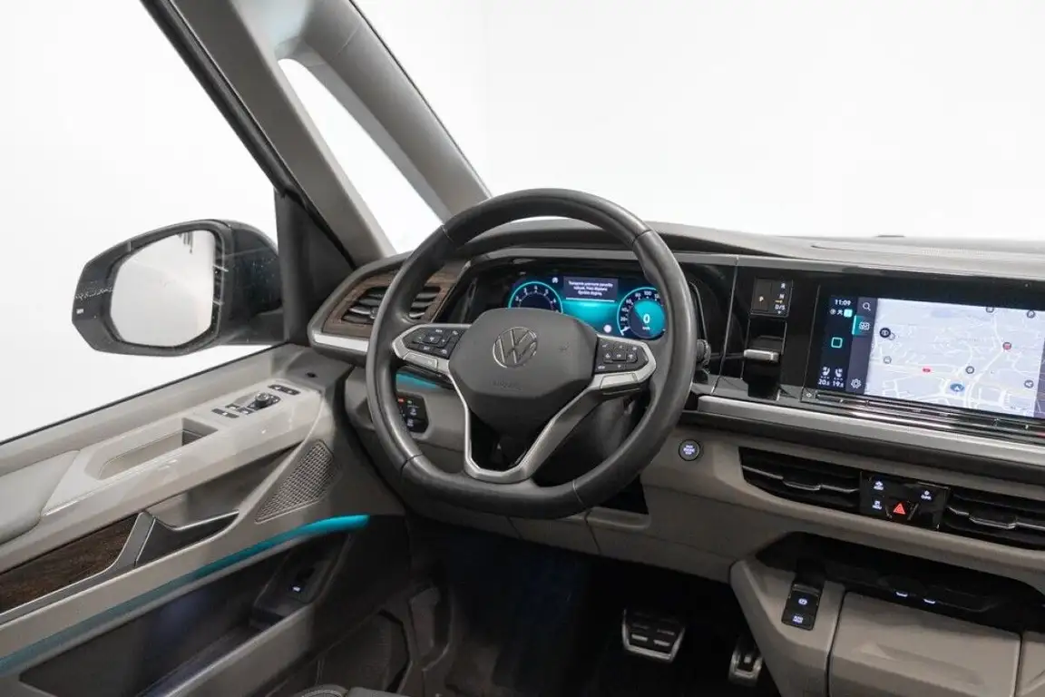 VOLKSWAGEN MULTIVAN