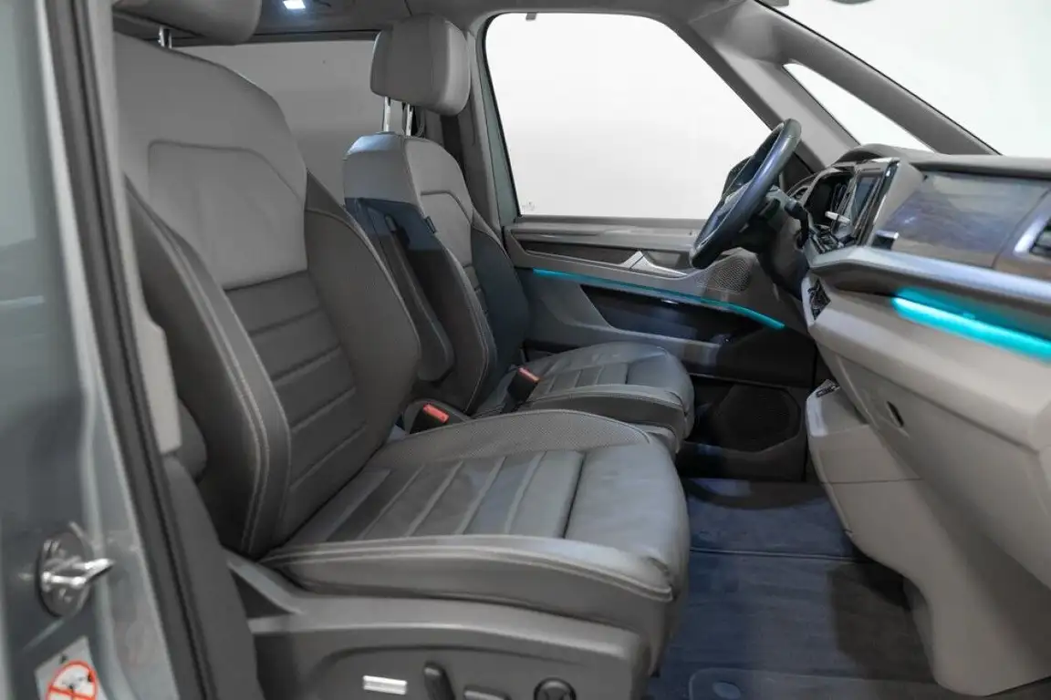 VOLKSWAGEN MULTIVAN