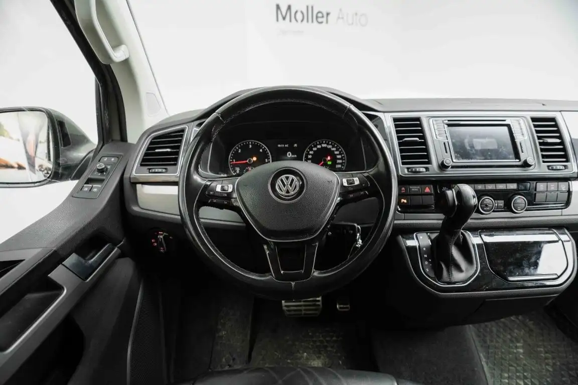 VOLKSWAGEN MULTIVAN