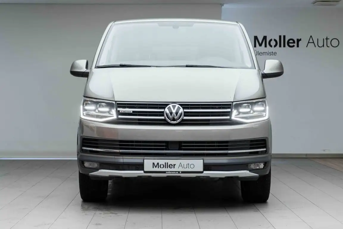VOLKSWAGEN MULTIVAN