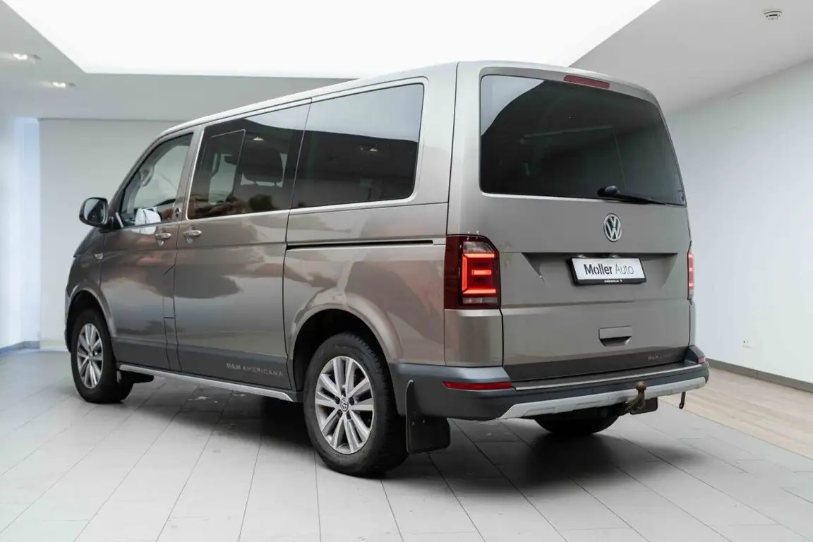 VOLKSWAGEN MULTIVAN