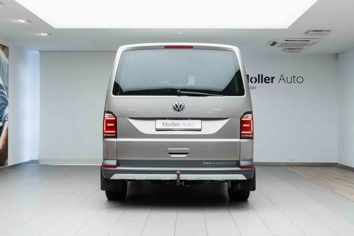 VOLKSWAGEN MULTIVAN