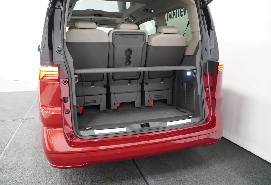VOLKSWAGEN MULTIVAN