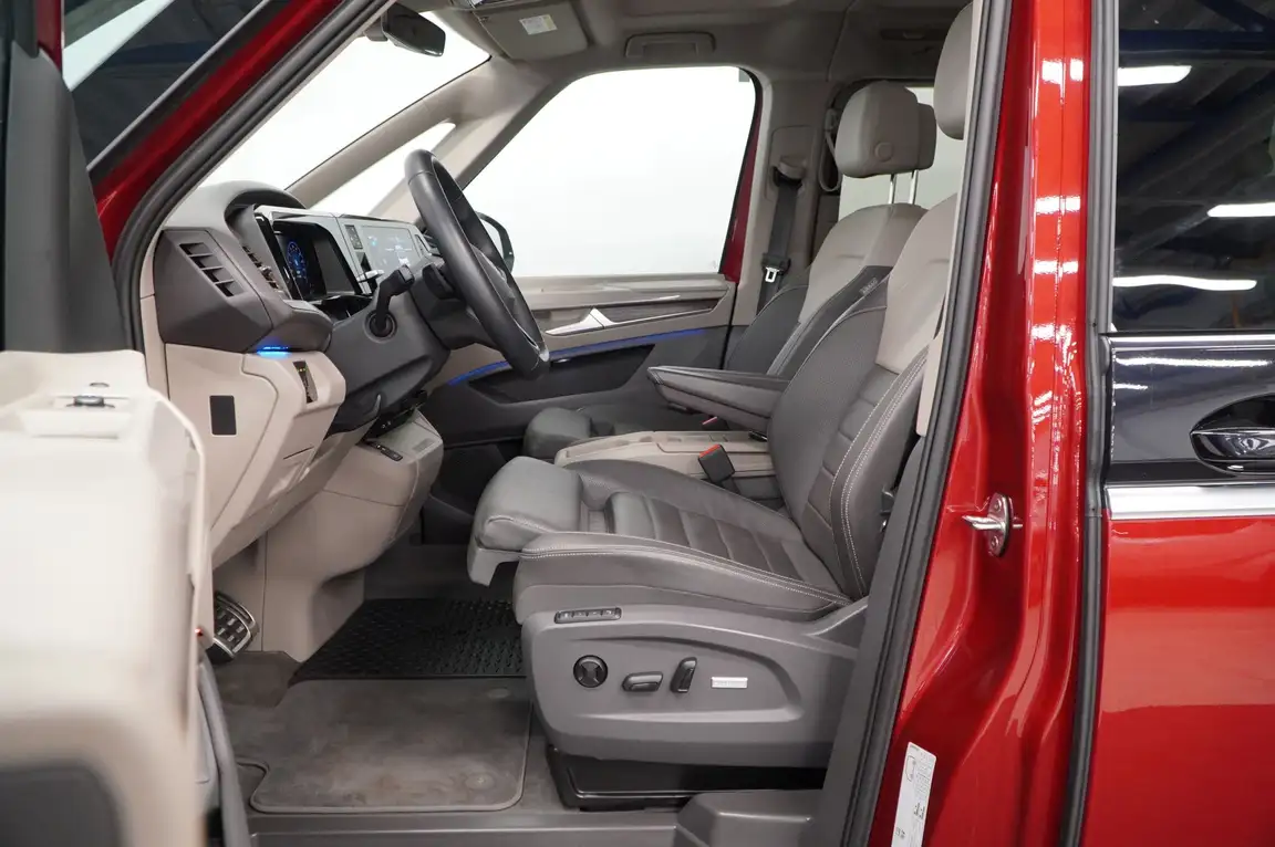 VOLKSWAGEN MULTIVAN