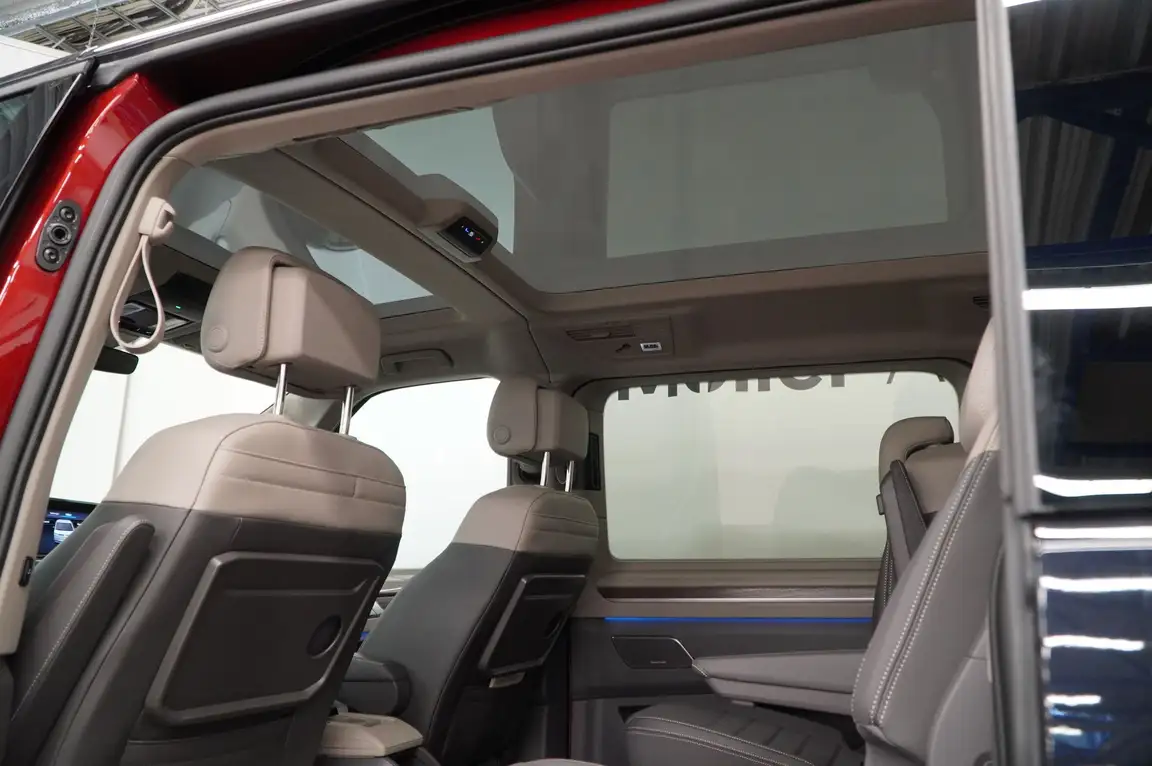VOLKSWAGEN MULTIVAN