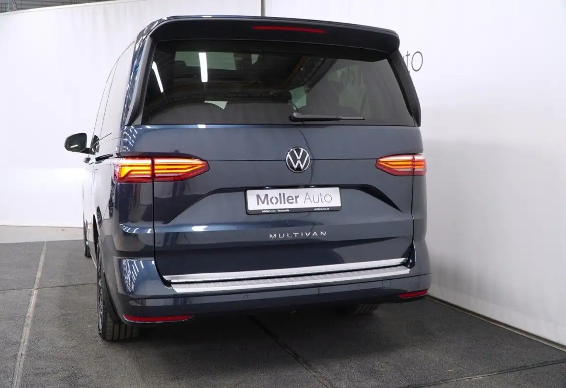 VOLKSWAGEN MULTIVAN