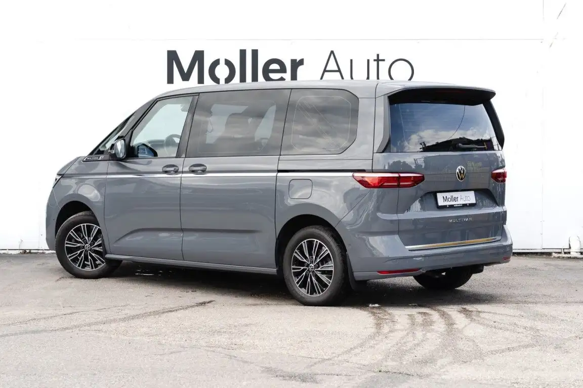 VOLKSWAGEN MULTIVAN