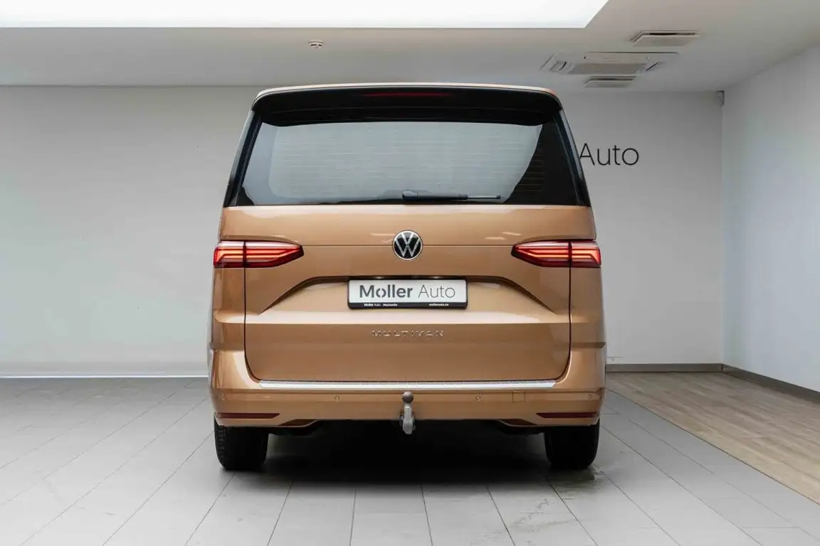 VOLKSWAGEN MULTIVAN