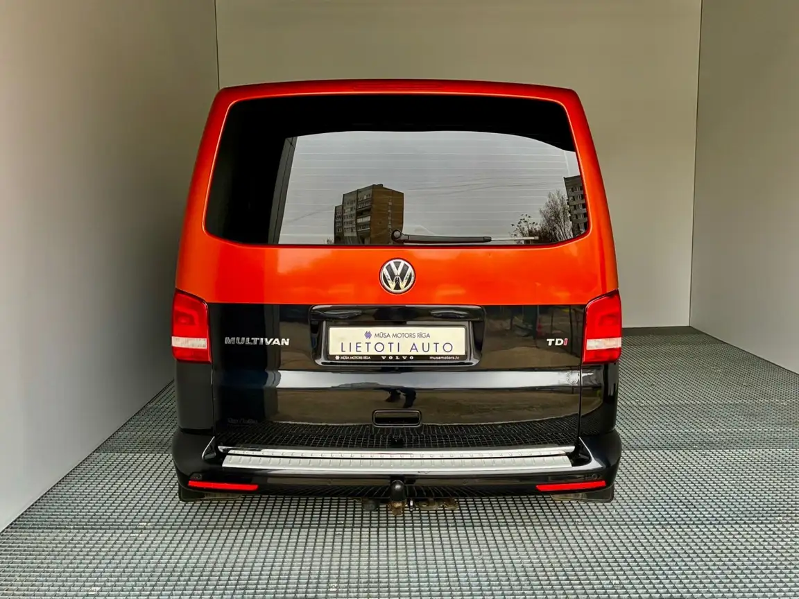 VOLKSWAGEN MULTIVAN