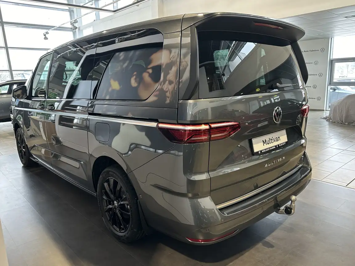 VOLKSWAGEN MULTIVAN