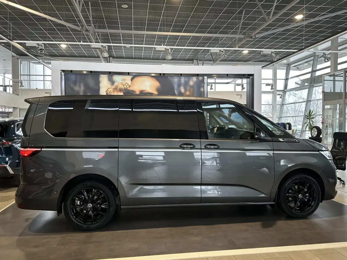 VOLKSWAGEN MULTIVAN