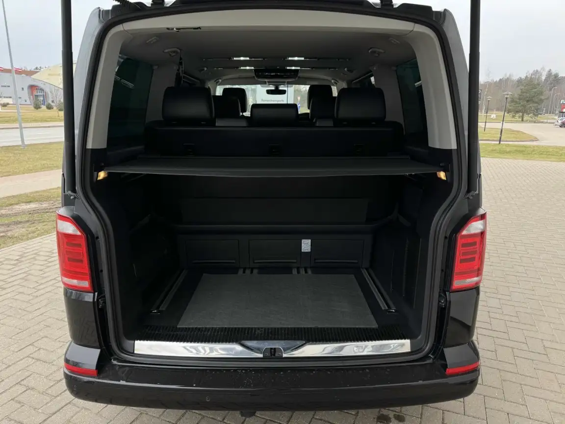 VOLKSWAGEN MULTIVAN
