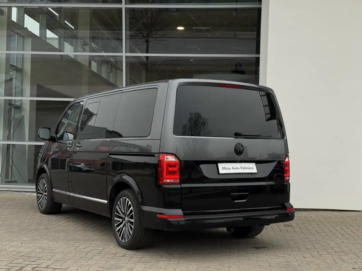 VOLKSWAGEN MULTIVAN