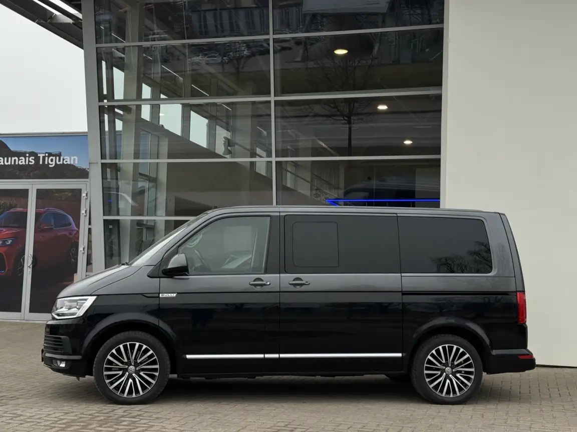 VOLKSWAGEN MULTIVAN