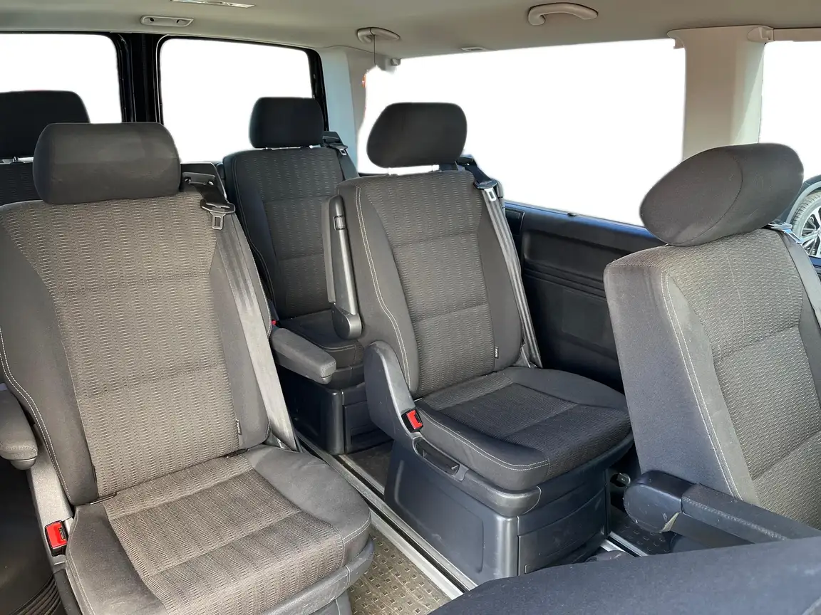 VOLKSWAGEN MULTIVAN