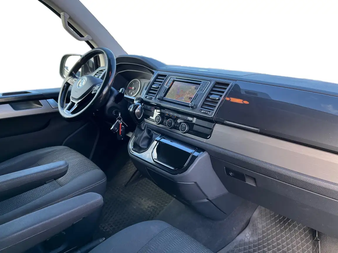 VOLKSWAGEN MULTIVAN