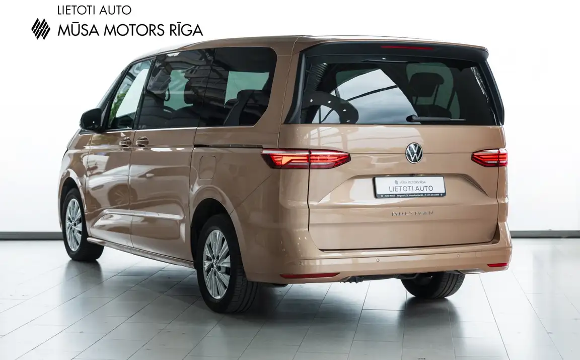 VOLKSWAGEN MULTIVAN
