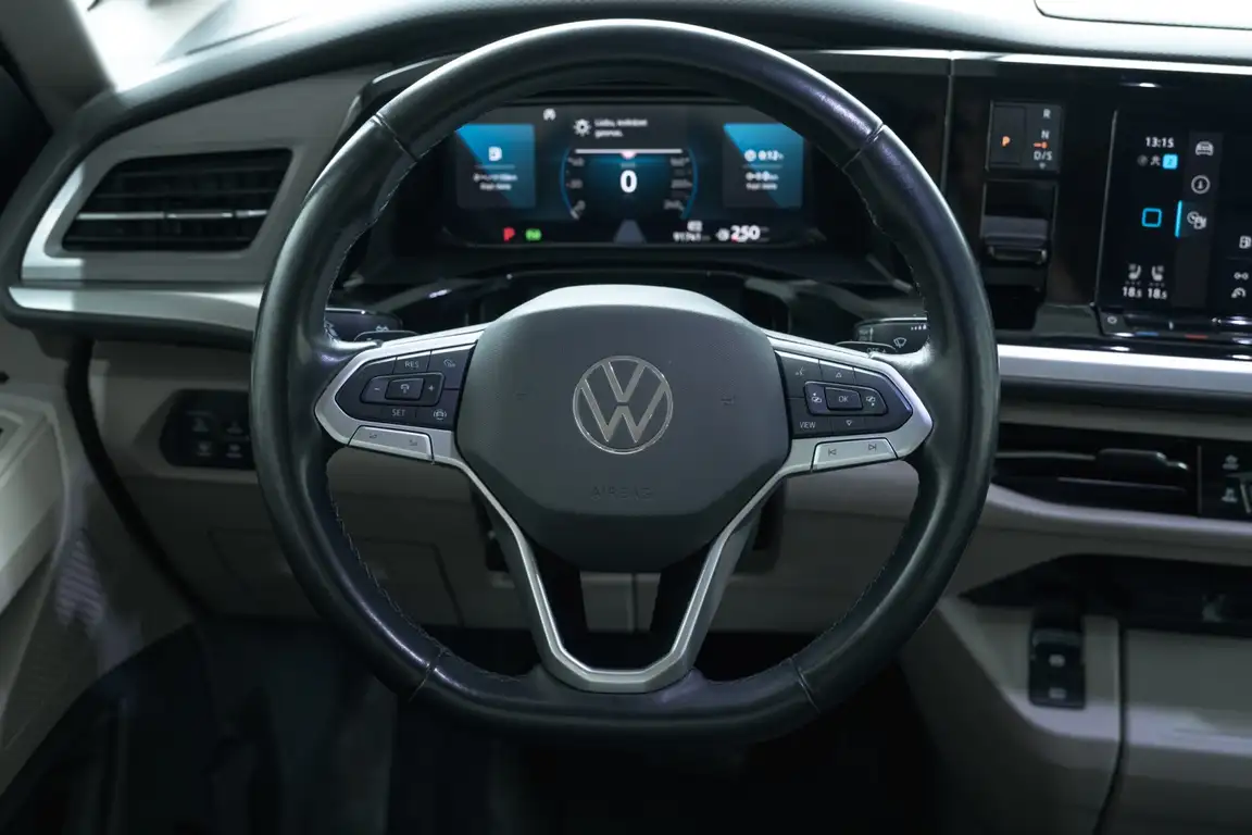 VOLKSWAGEN MULTIVAN
