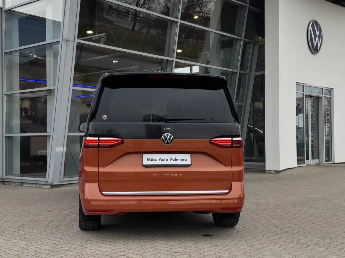 VOLKSWAGEN MULTIVAN