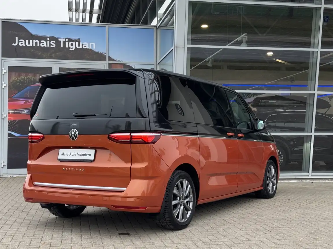 VOLKSWAGEN MULTIVAN