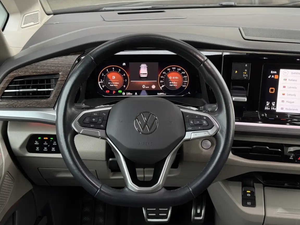 VOLKSWAGEN MULTIVAN