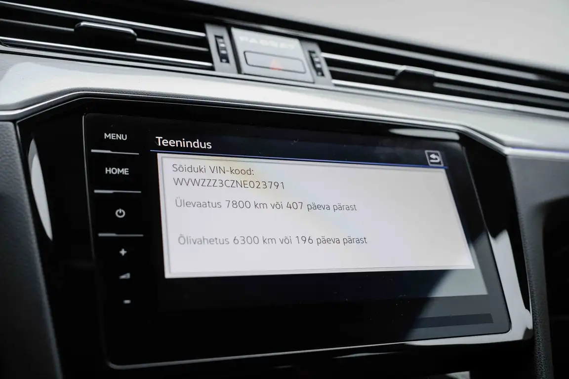 VOLKSWAGEN PASSAT