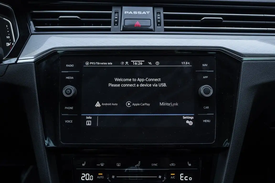 VOLKSWAGEN PASSAT