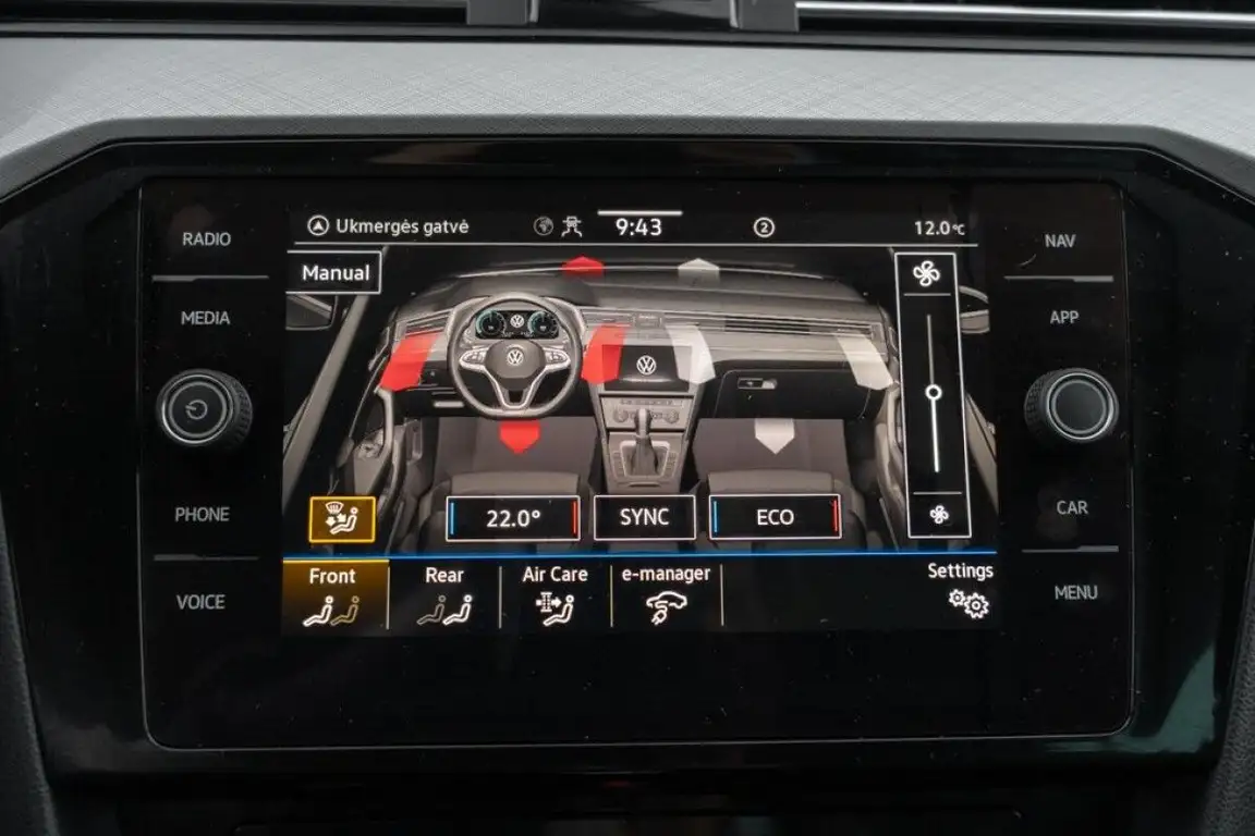 VOLKSWAGEN PASSAT