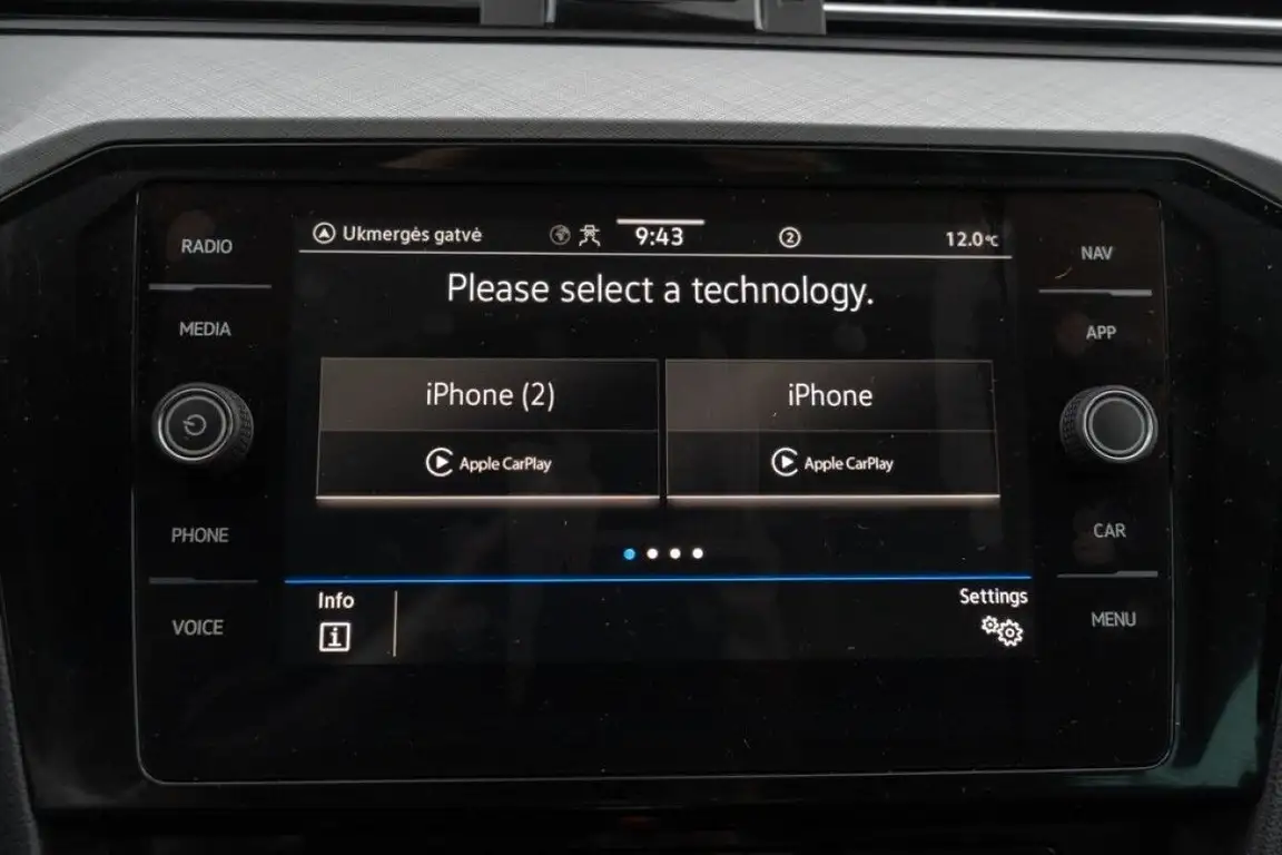 VOLKSWAGEN PASSAT