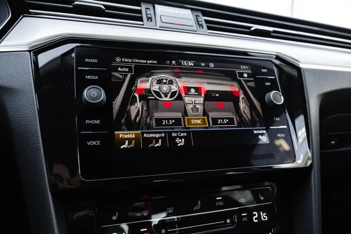 VOLKSWAGEN PASSAT