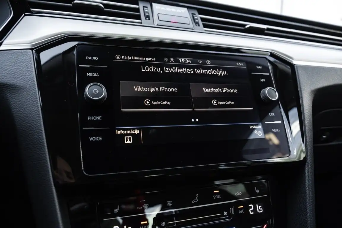 VOLKSWAGEN PASSAT