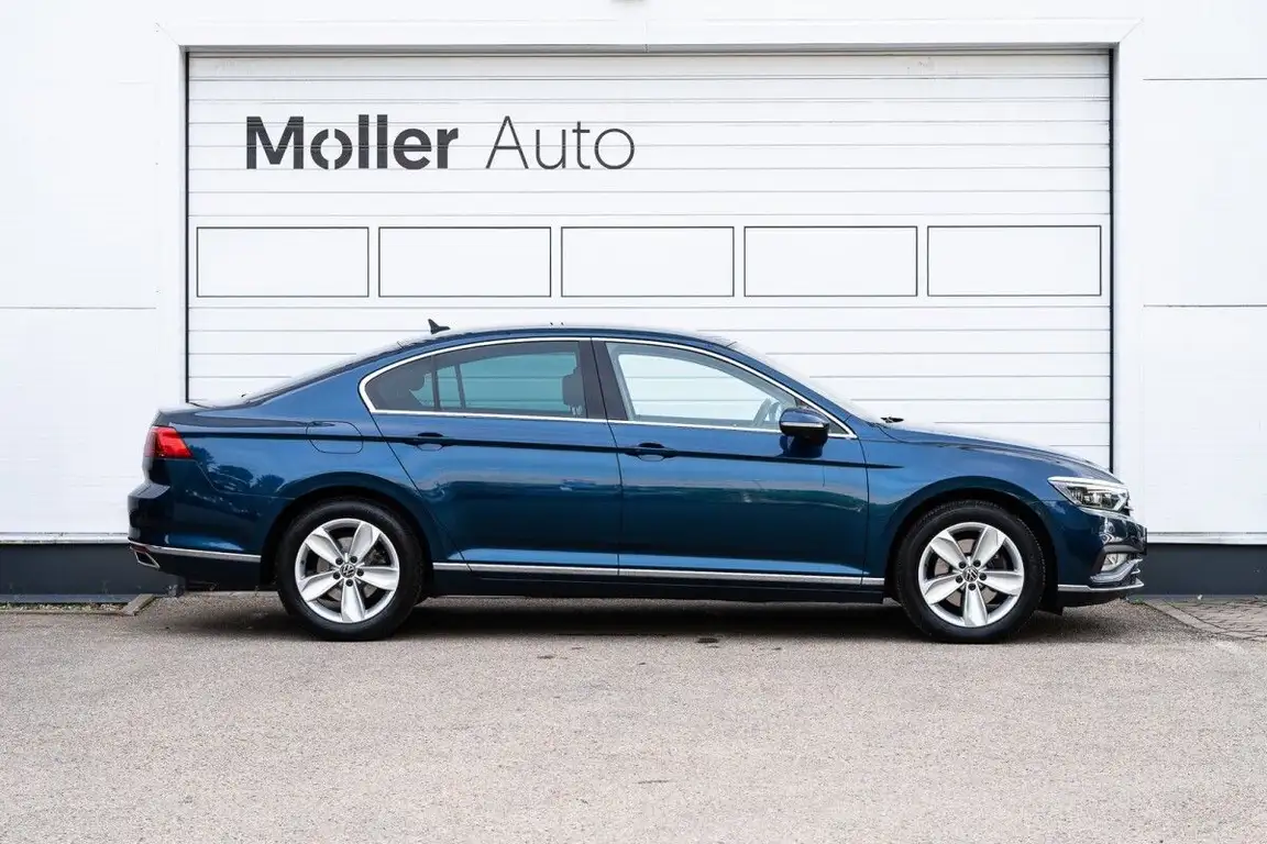 VOLKSWAGEN PASSAT