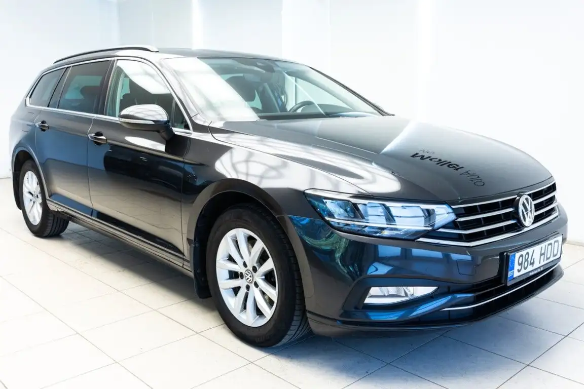 VOLKSWAGEN PASSAT