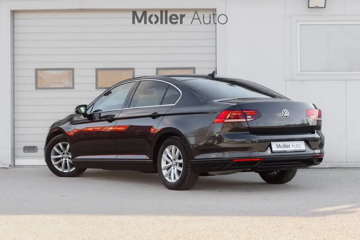 VOLKSWAGEN PASSAT