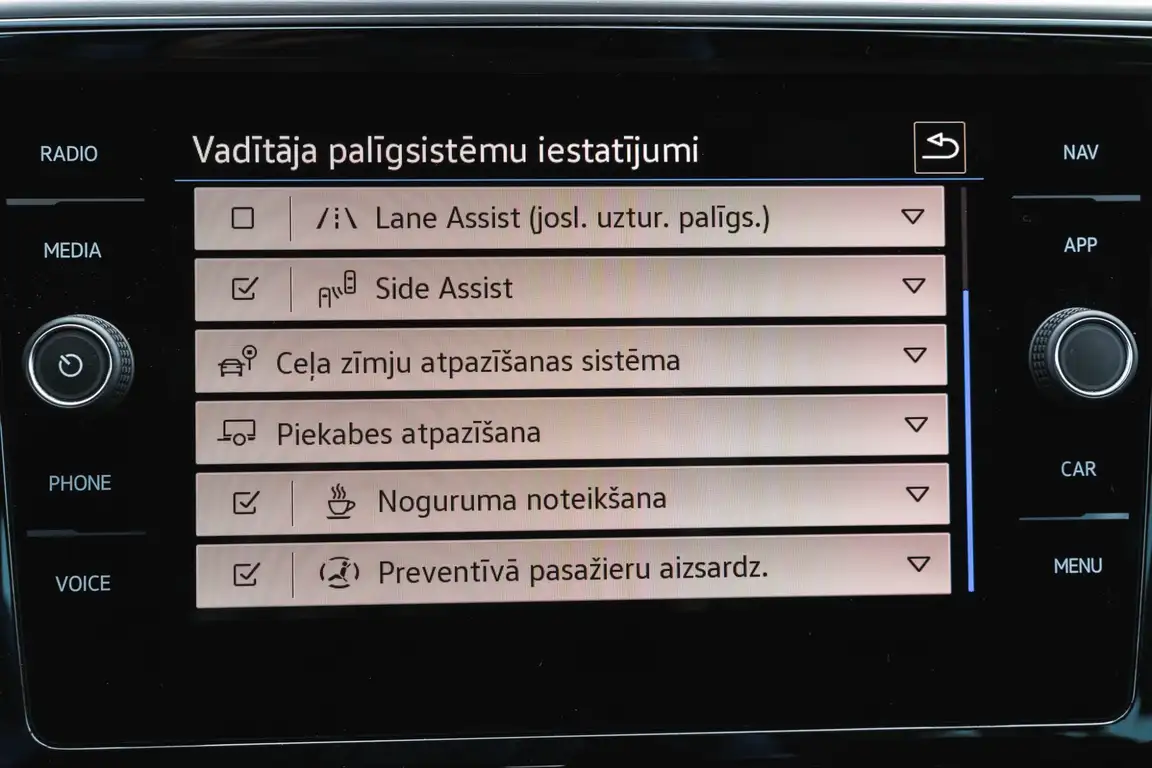 VOLKSWAGEN PASSAT