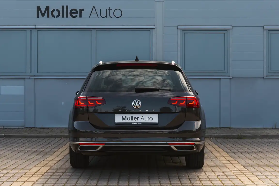 VOLKSWAGEN PASSAT