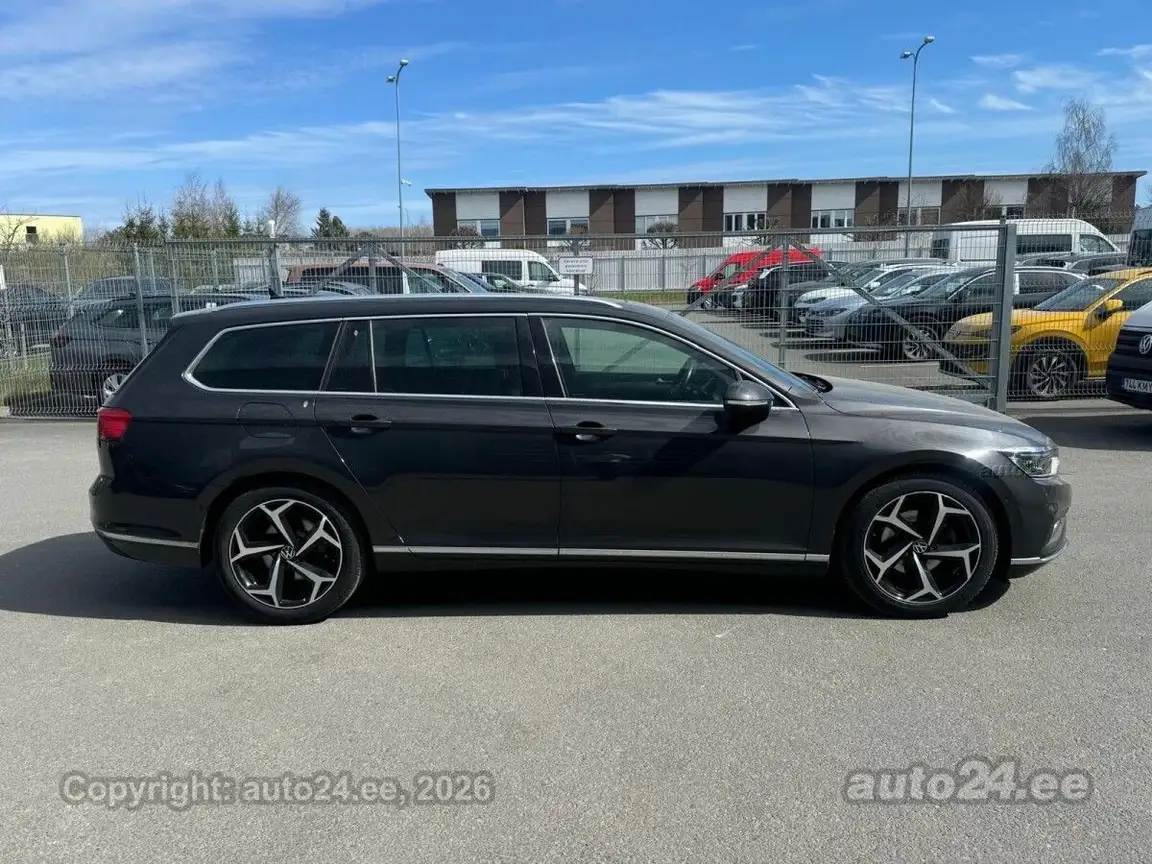 VOLKSWAGEN PASSAT