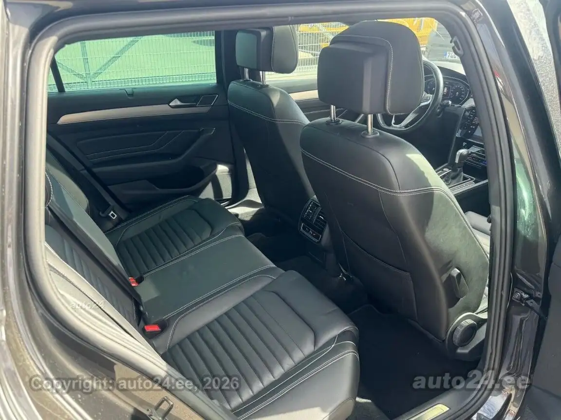 VOLKSWAGEN PASSAT