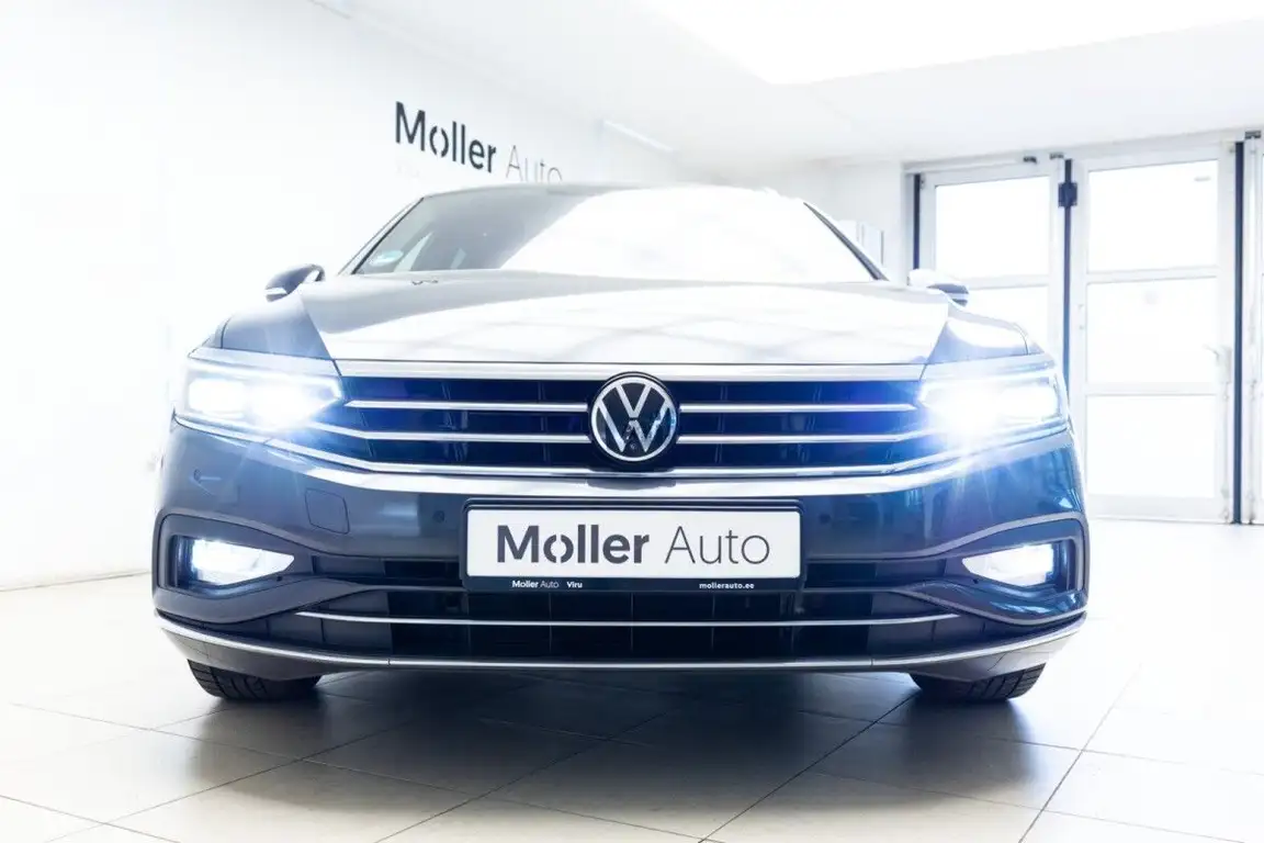 VOLKSWAGEN PASSAT