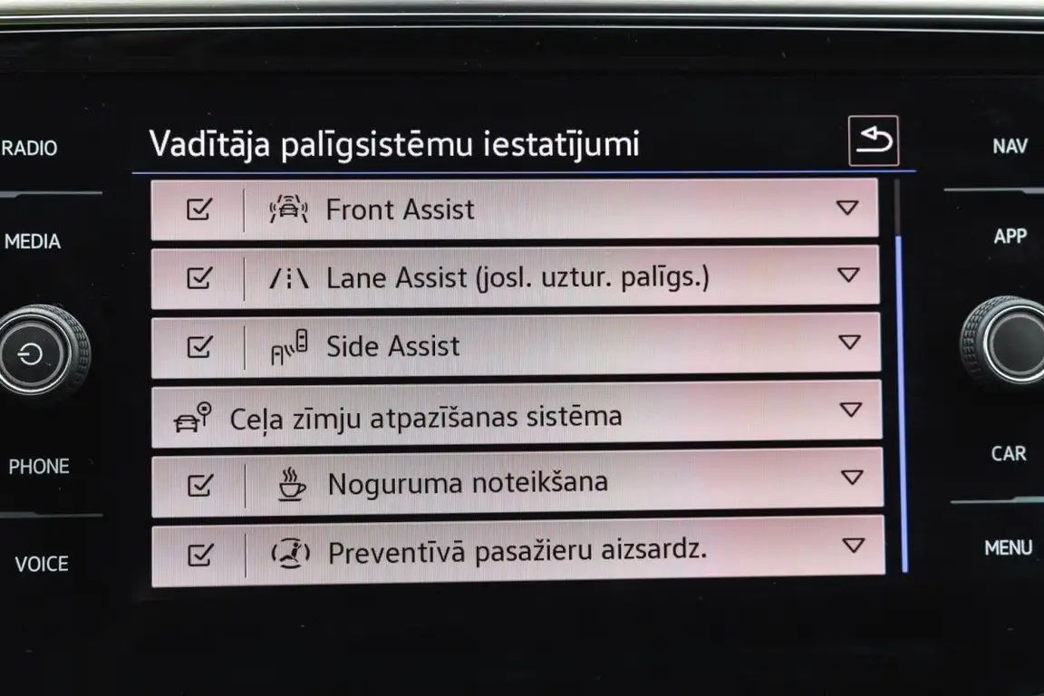 VOLKSWAGEN PASSAT
