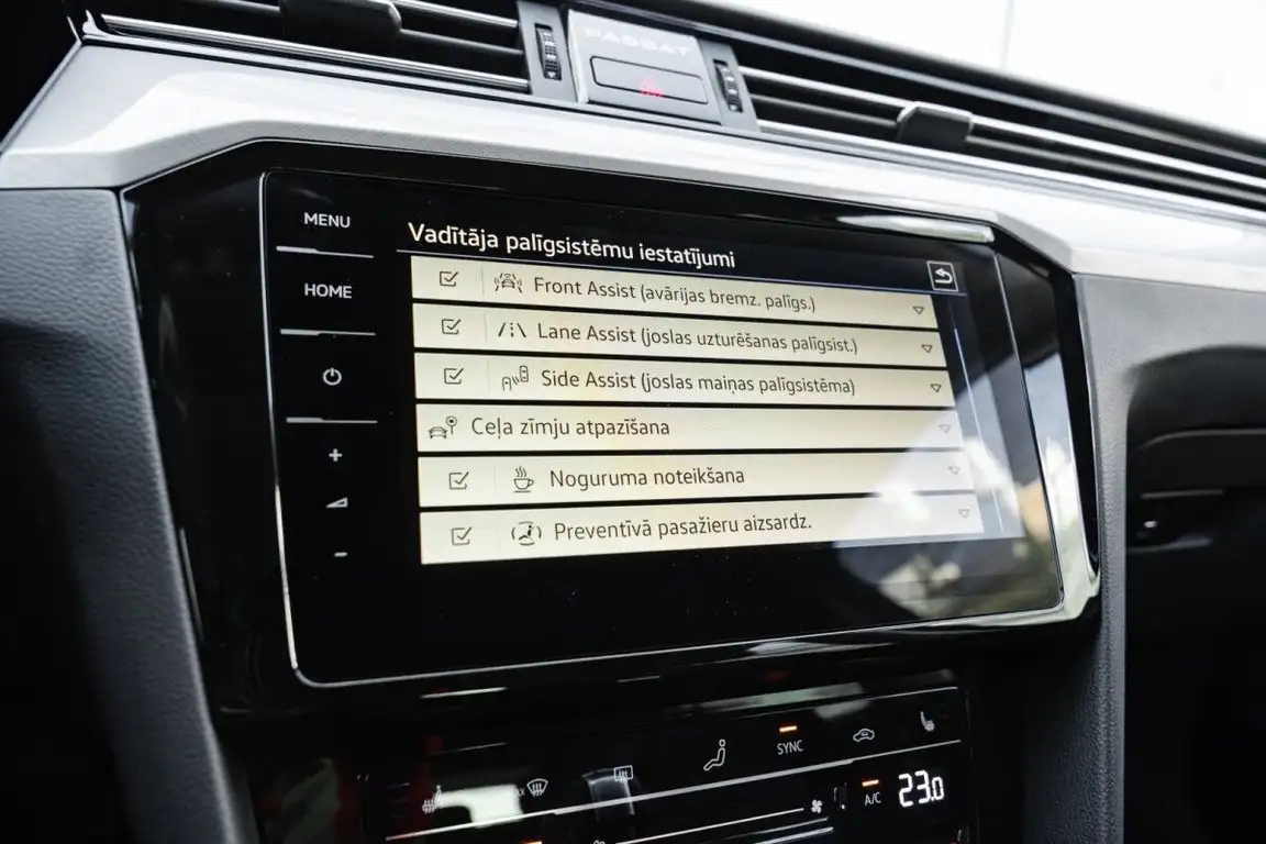 VOLKSWAGEN PASSAT