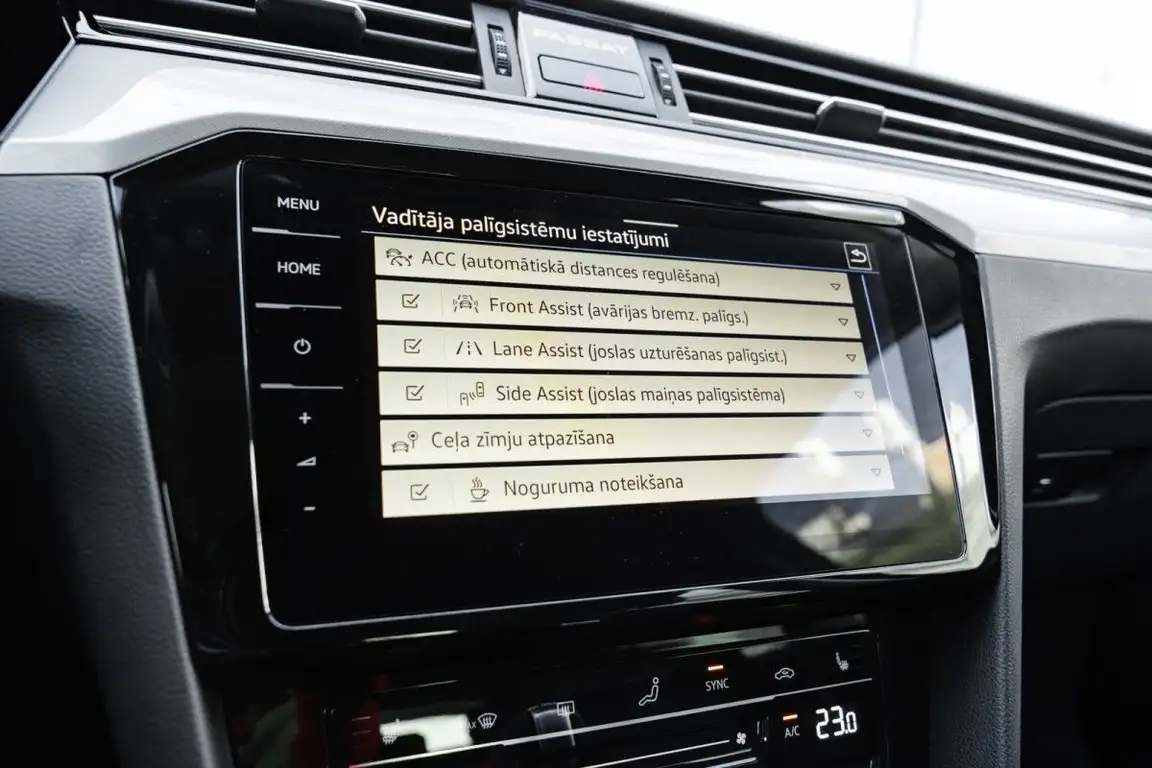 VOLKSWAGEN PASSAT