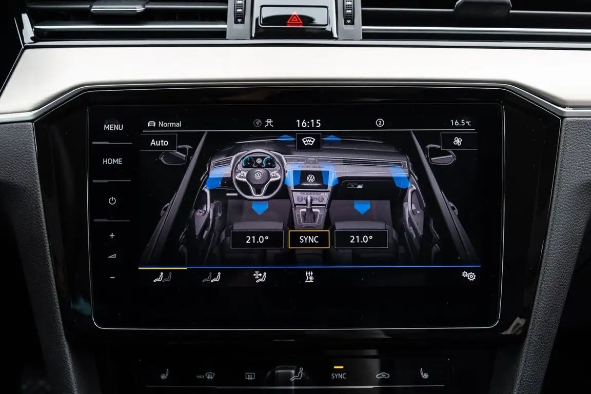 VOLKSWAGEN PASSAT