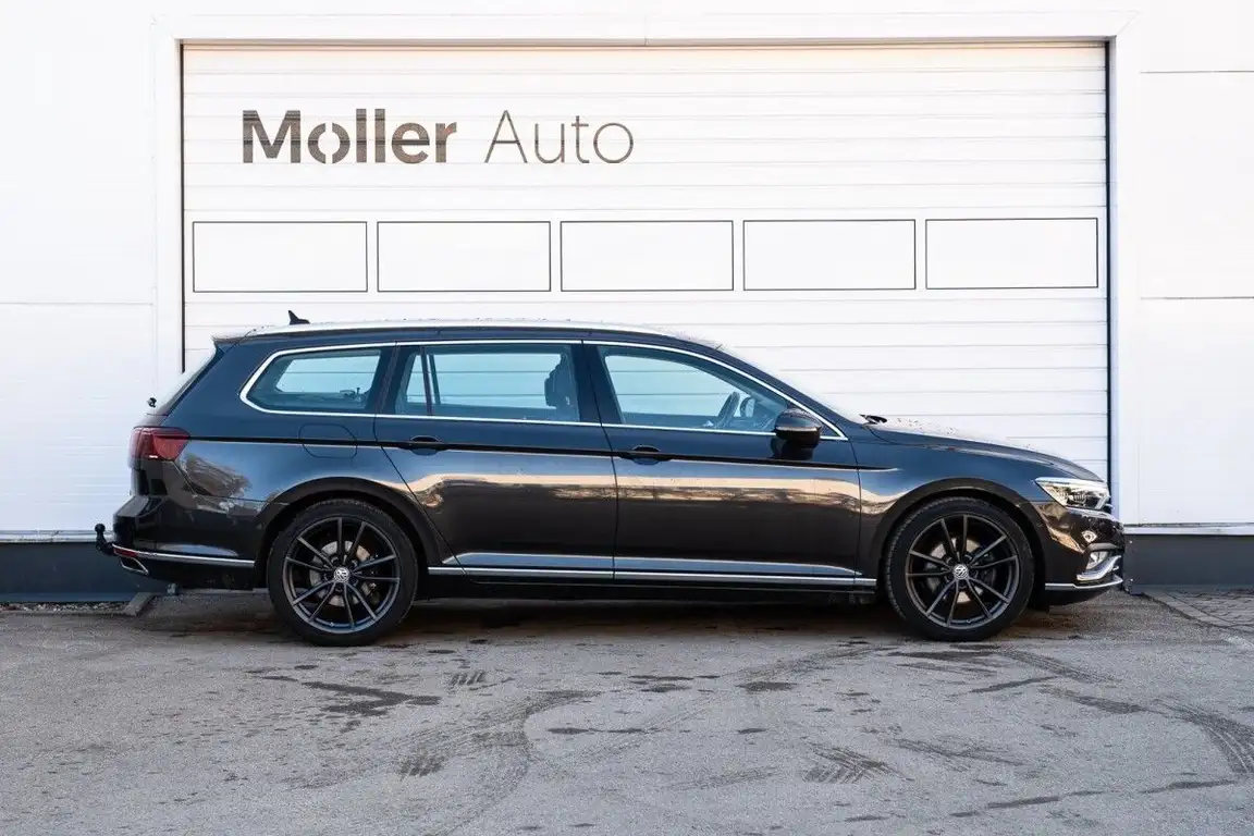 VOLKSWAGEN PASSAT