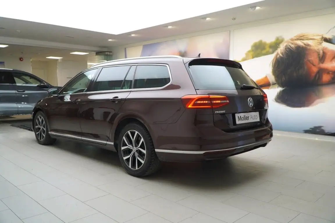 VOLKSWAGEN PASSAT