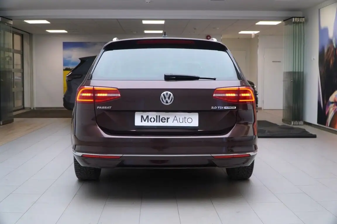 VOLKSWAGEN PASSAT