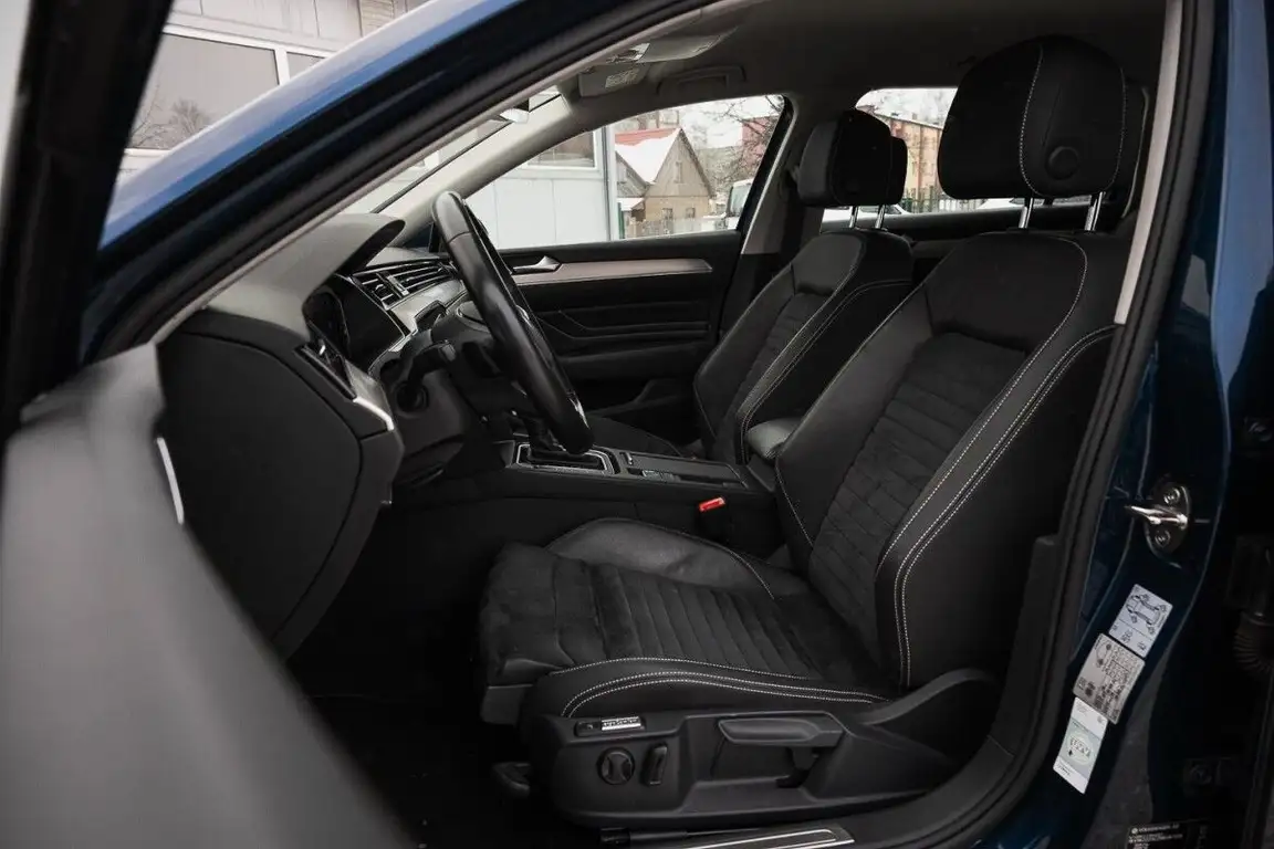 VOLKSWAGEN PASSAT