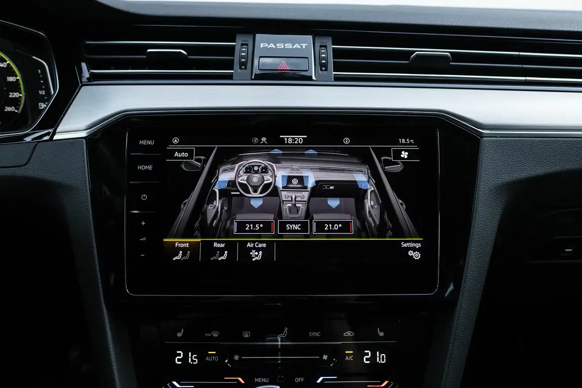 VOLKSWAGEN PASSAT